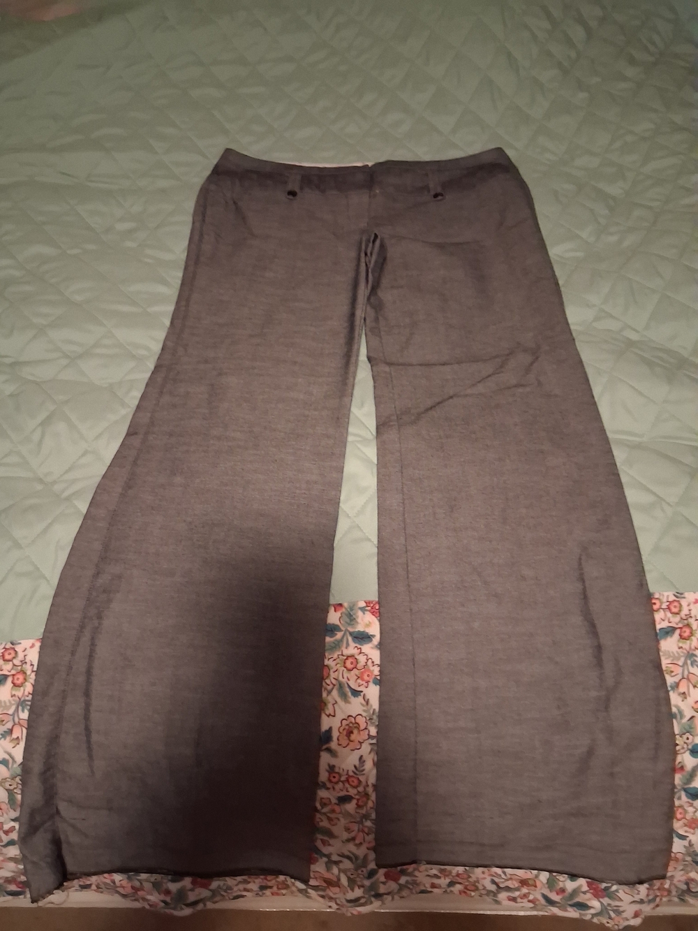 Stooshy Wide-Leg Dress Pants in Gray